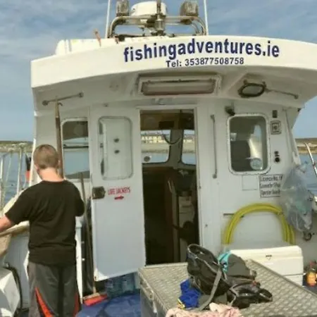 Дом отдыха Luxurious Property, Paddy's Haven, Wild Atlantic Way, County Clare *