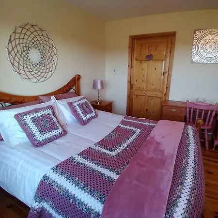 Дом отдыха Luxurious Property, Paddy's Haven, Wild Atlantic Way, County Clare *