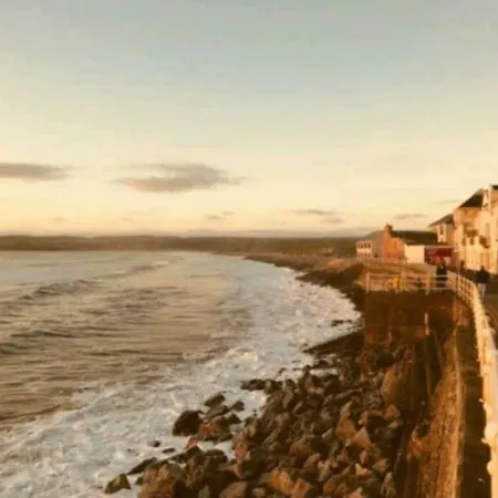 Дом отдыха Luxurious Property, Paddy's Haven, Wild Atlantic Way, County Clare Килраш