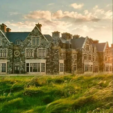 Дом отдыха Luxurious Property, Paddy's Haven, Wild Atlantic Way, County Clare